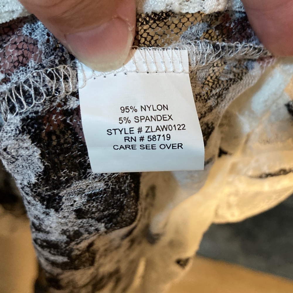 NY Collection Black and White Lace Blouse - Picture 3 of 7